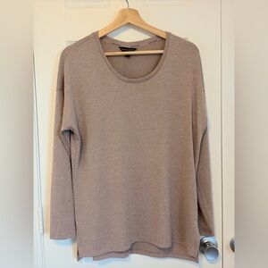 Banana Republic Taupe Knit Top/ long sleeve size M
